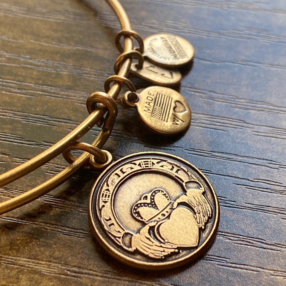 Claddagh Alex and Ani Bangle